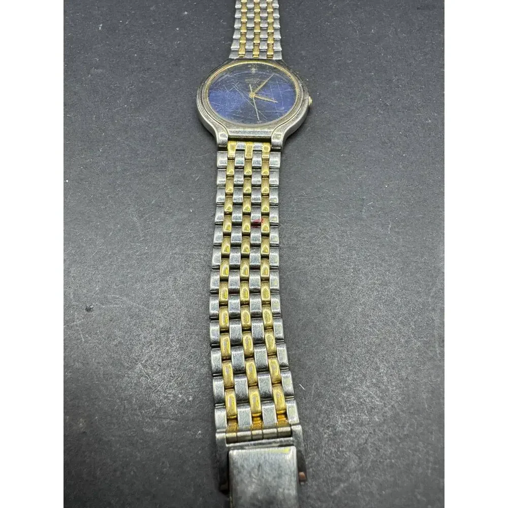 Seiko V701-1K29 Two Tone Quartz Wristwatch Blue Dial Silver Gold Bracelet